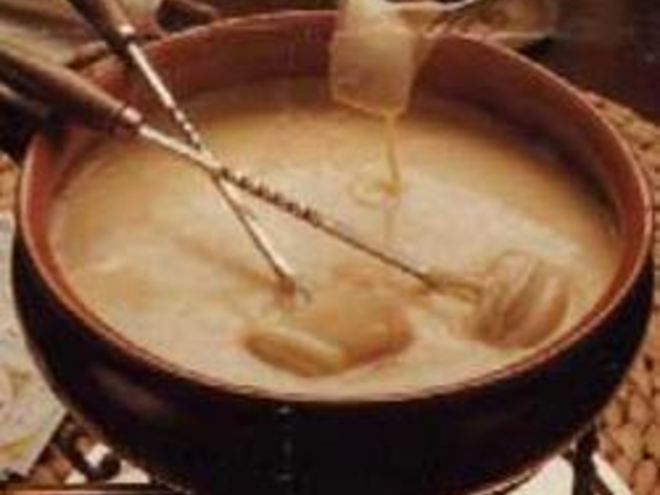 Рецепт сырного фондю из швейцарии