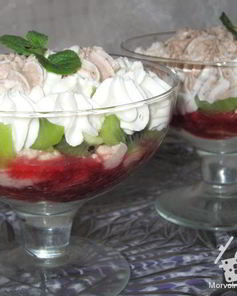 Творожный десерт с фруктами