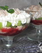 Творожный десерт с фруктами