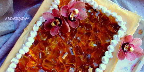 Янтарный мильфей с земляникой