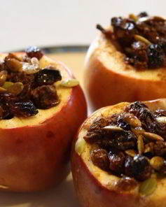 Запеченное яблоко в микроволновке