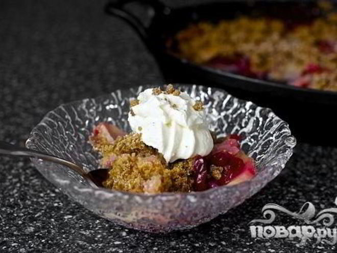 Рецепт запеченных груш с посыпкой из теста