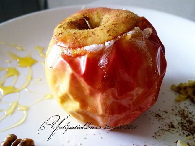 Рецепт запеченных яблок с медом и клюквой