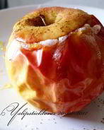 Запеченные яблоки с медом и клюквой