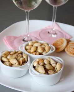 Жареный миндаль с травами