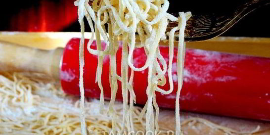 Домашняя лапша двух видов