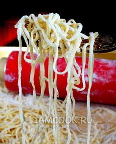 Домашняя лапша двух видов