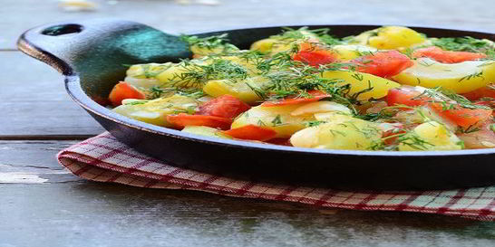 Гарнир из кабачков с помидорами и перца