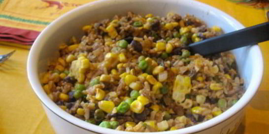 Гарнир из риса с кукурузой и фасолью