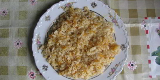 Гарнир из риса с морковью и луком