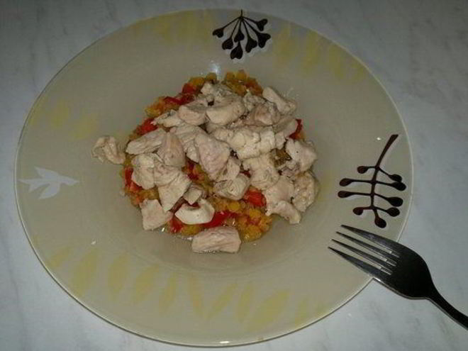 Рецепт чечевицы с сладким перцем и чесноком и куриная грудка с зирой и кориандром
