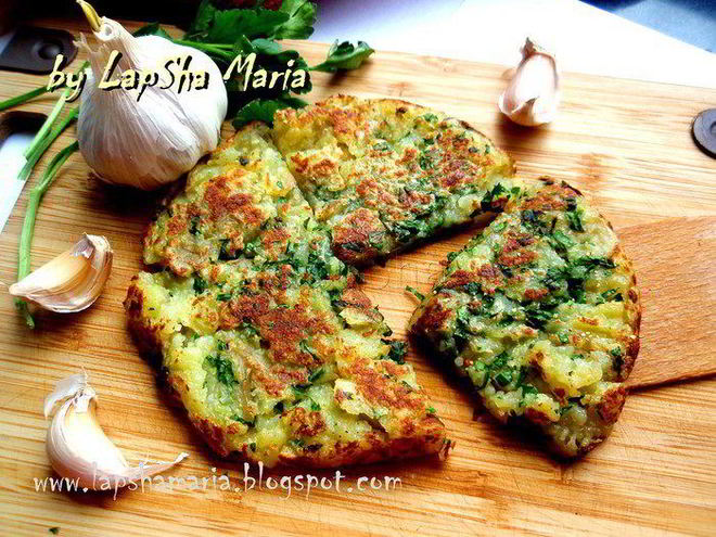 Рецепт чесночного картофеля с зеленью петрушки