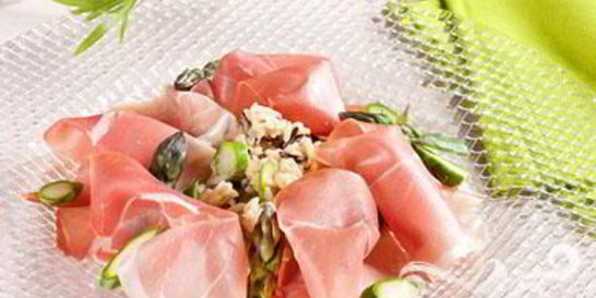 Дикий рис со спаржей и ветчиной