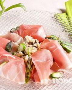 Дикий рис со спаржей и ветчиной