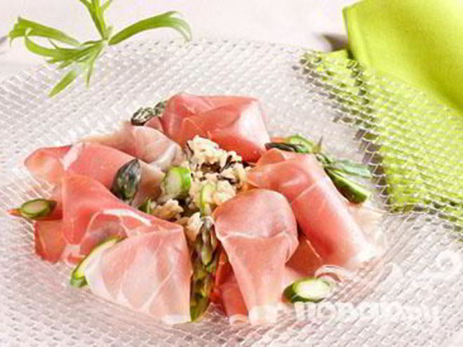 Рецепт дикого риса со спаржей и ветчиной