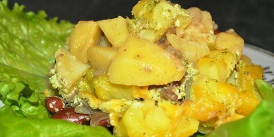 Картофель с говядиной, фасолью и опятами