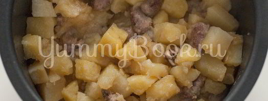 картофель с куриными сердечками в мультиварке. Шаг 3