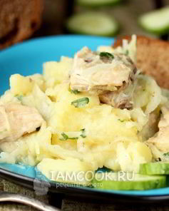 Картофель с курицей и капустой в мультиварке