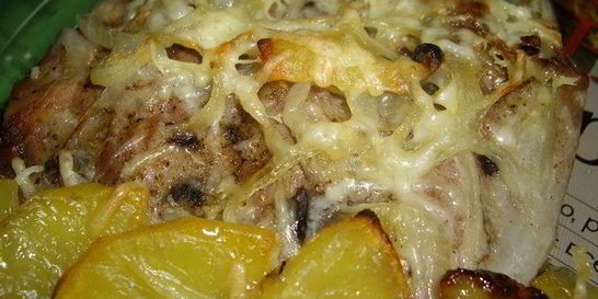 Картофель с ребрышками в духовке