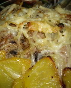 Картофель с ребрышками в духовке