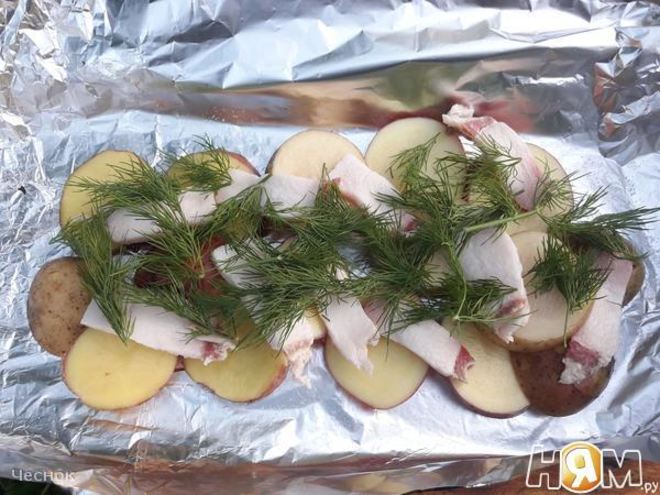 Рецепт картофеля с салом и укропом на мангале