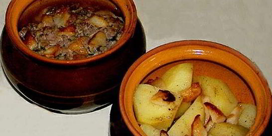 Картофель с салом в горшочке