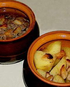 Картофель с салом в горшочке