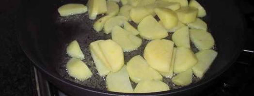 картофель жареный с сосисками. Шаг 2