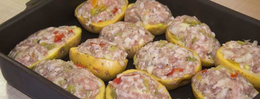 картофельные лодочки в духовке с начинкой фаршем. Шаг 10