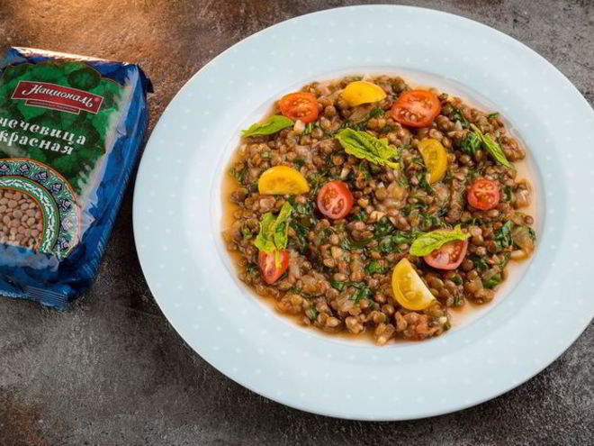 Рецепт красной чечевицы с томатами и шпинатом