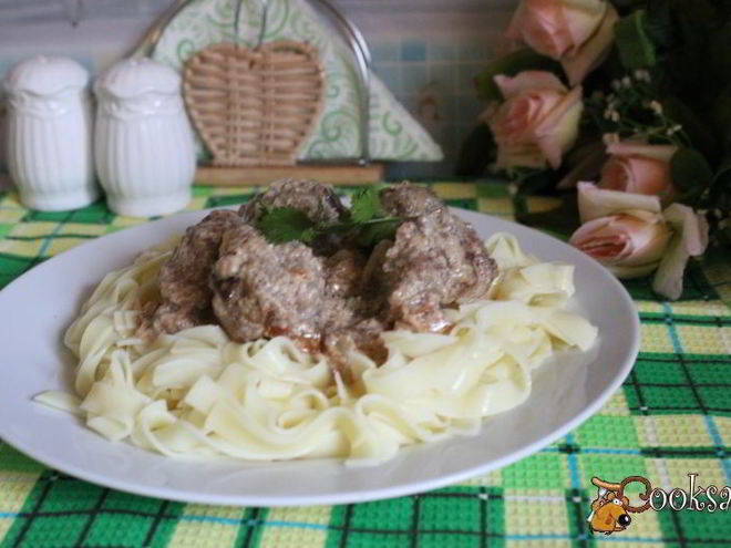 Рецепт лапши с мясными фрикадельками в молочном соусе