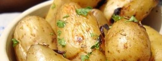 молодой картофель с чесноком и петрушкой. Шаг 5