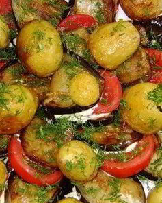 Молодой картофель с овощами