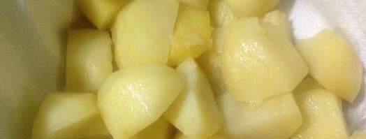 пататас бравас — картофель по-испански. Шаг 5