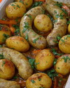 Печеный картофель с колбасками