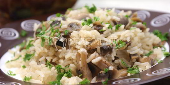 Рис с грибами в горшочке