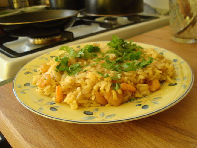 Рецепт риса с креветками и карри