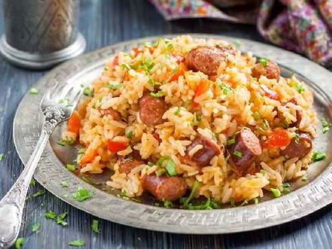 Рецепт риса с овощами и сосисками
