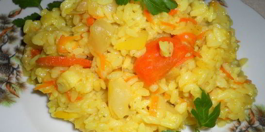 Рис с яблоками и куркумой