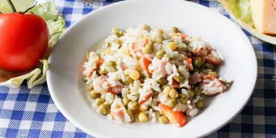 Рис с зеленым горошком