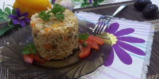 Рис, тушенный с овощами