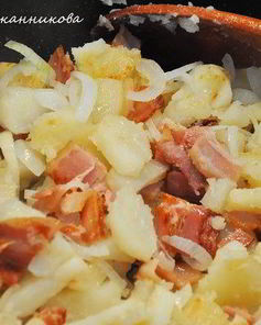 Жареная картошка с беконом