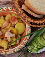 Жареная картошка с курицей в мультиварке