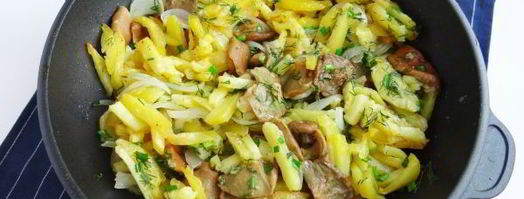 жареная картошка с солеными грибами. Шаг 15