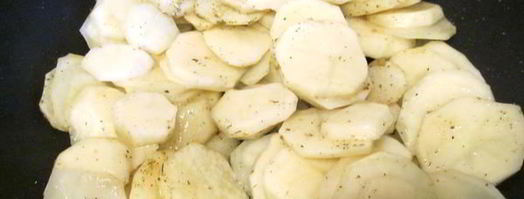 жареный картофель с говядиной в сметанном соусе. Шаг 3