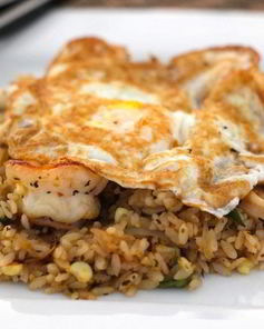 Жареный рис с морепродуктами по-тайски