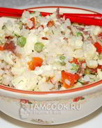 Жареный рис с яйцом, мясом и овощами по-китайски