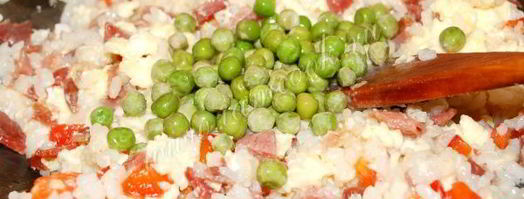 жареный рис с яйцом, мясом и овощами по-китайски. Шаг 13