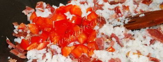 жареный рис с яйцом, мясом и овощами по-китайски. Шаг 7