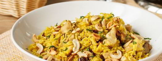 желтый рис с курицей и жареными кешью. Шаг 17